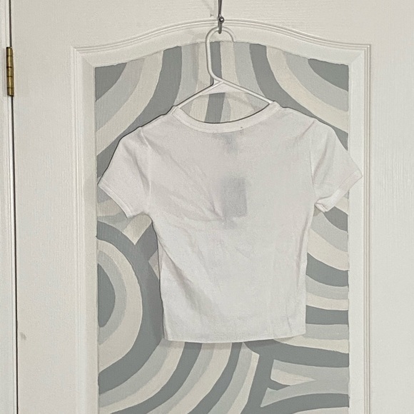 Forever 21 Plain White Shirt - Picture 2 of 4